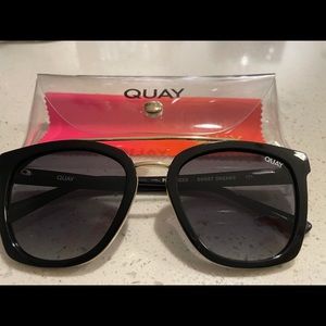 Sweet Dreams-Black Polarized Quay Sunglasses